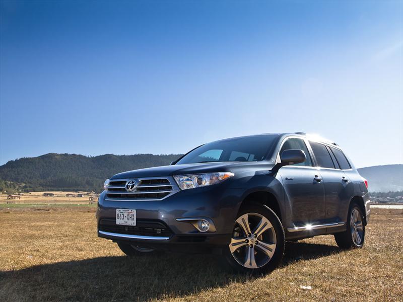 Toyota Highlander Limited 4WD 2011