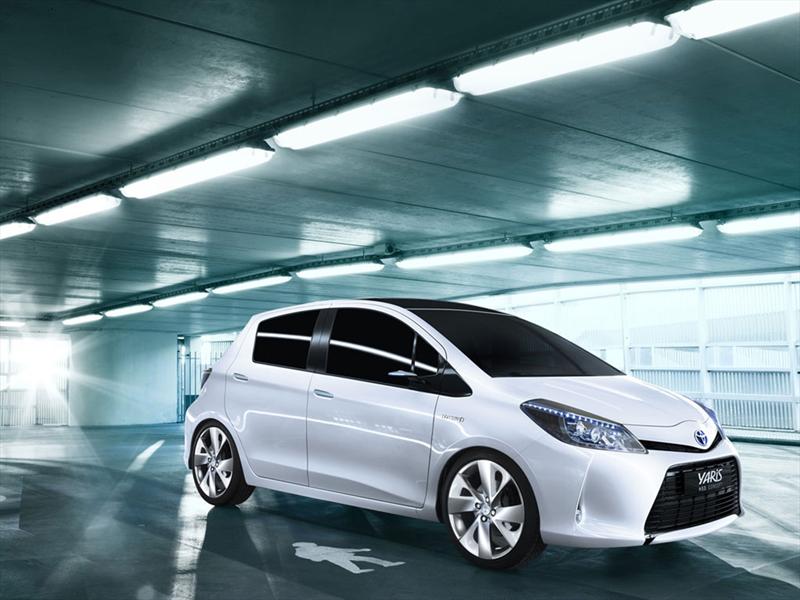 Toyota Yaris HSD Hybrid Concept
