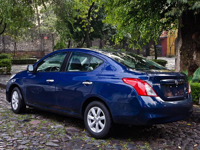 Nissan Versa 2012 prueba