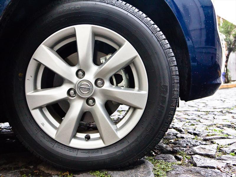 Nissan Versa 2012 prueba