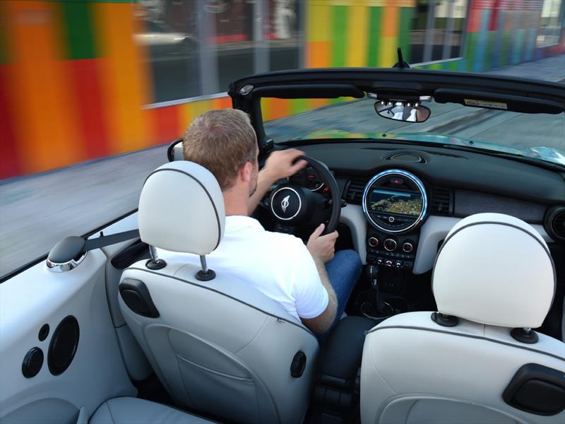 MINI Cooper Convertible 2016