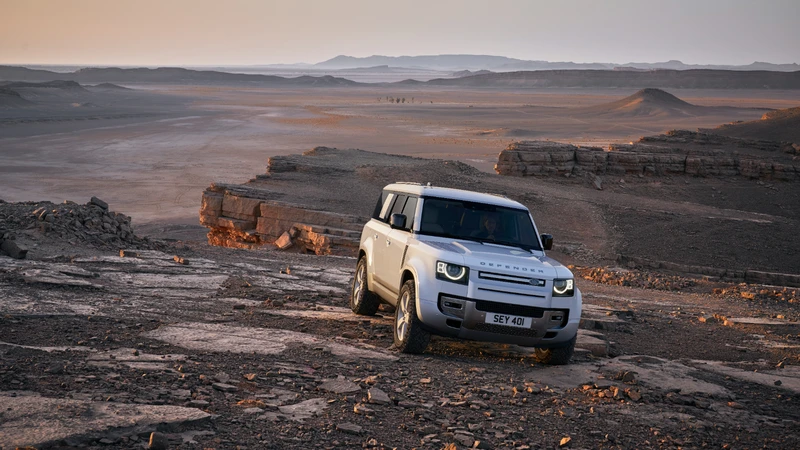 Land Rover Defender 130 2023
