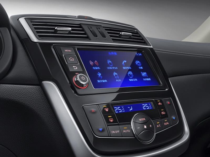 NIssan Tiida Hatchback