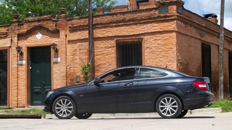 Mercedes-Benz C 250 Coupé a prueba