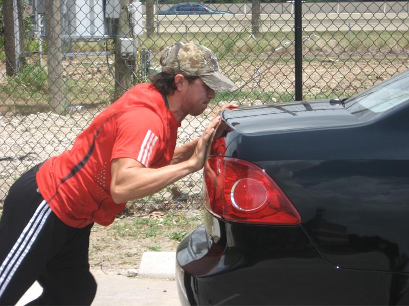 Mecer el auto cuando se llena el tanque