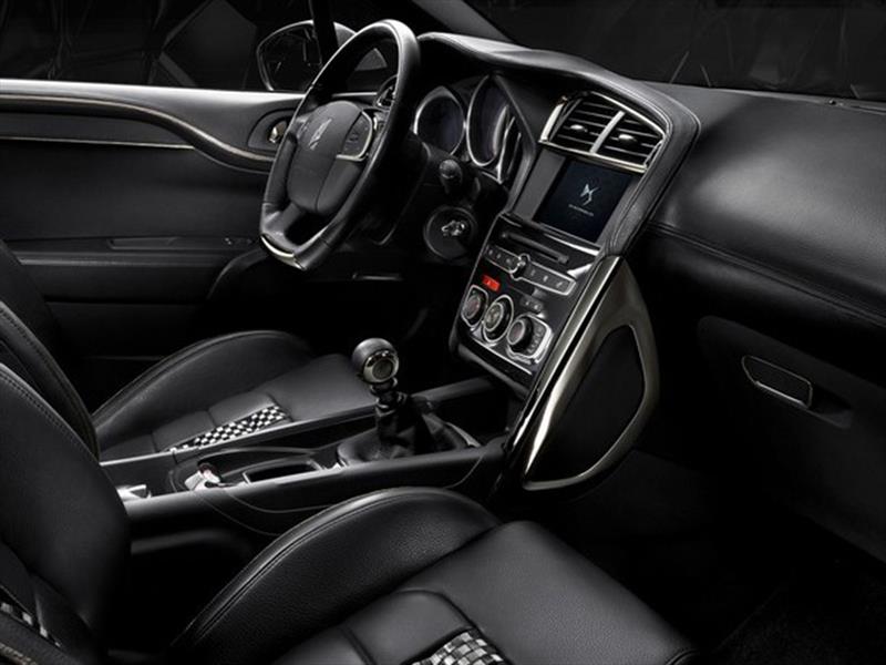 DS 4 y DS 4 Crossback en Frankfurt 2015