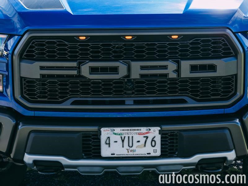 Ford Lobo Raptor 2017 y Yamaha YXZ 1000 R