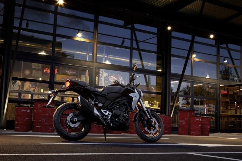 Honda Neo Sports Cafe CB300R y CB1000R