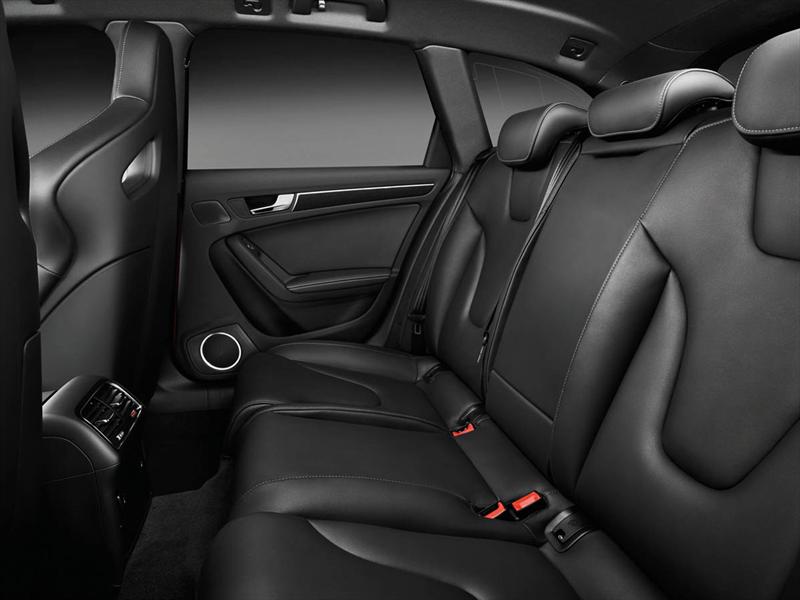 Audi RS4 Avant 2013