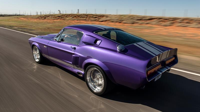Blurple Shelby GT500CR por Classic Recreations