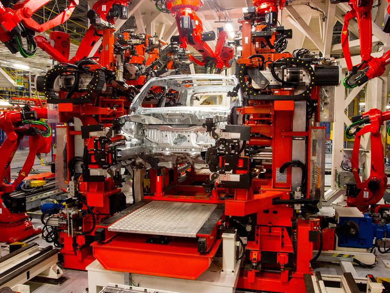 Jeep inaugura su fábrica en Brasil