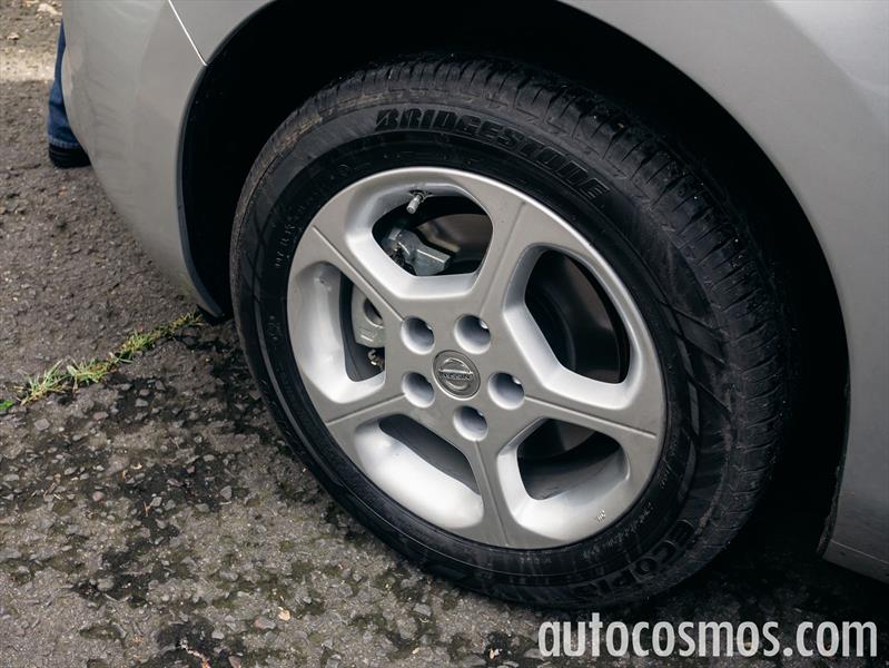 Nissan LEAF 2015