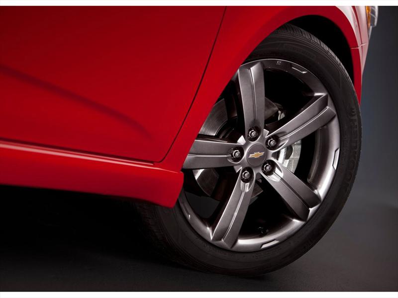 Chevrolet Sonic RS 2013