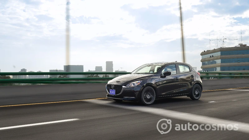 Mazda2 Carbon Edition 2023 a prueba