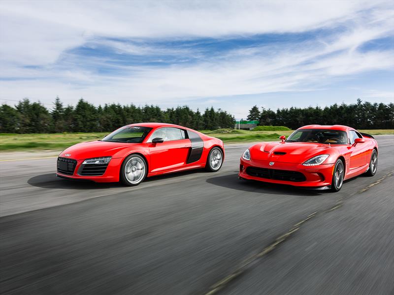 Audi R8 V10 vs SRT Viper GTS