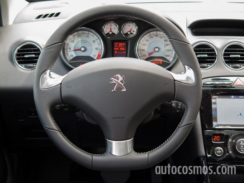 Peugeot 408 THP a prueba