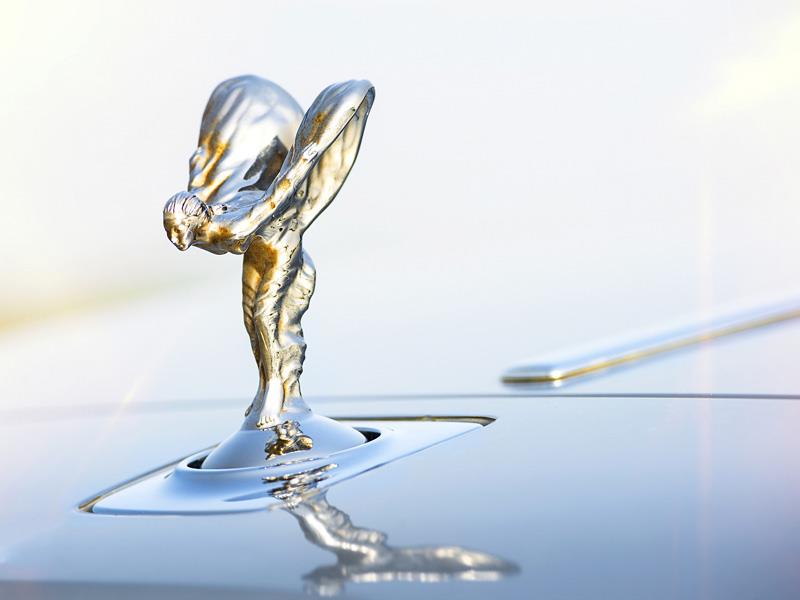 Espíritu del Éxtasis de Rolls-Royce en oro