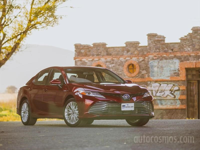 Toyota Camry Híbrido 2019