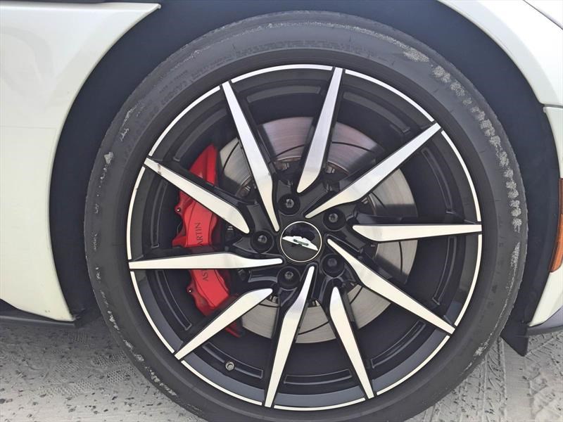 Aston Martin DB11 - Prueba de manejo