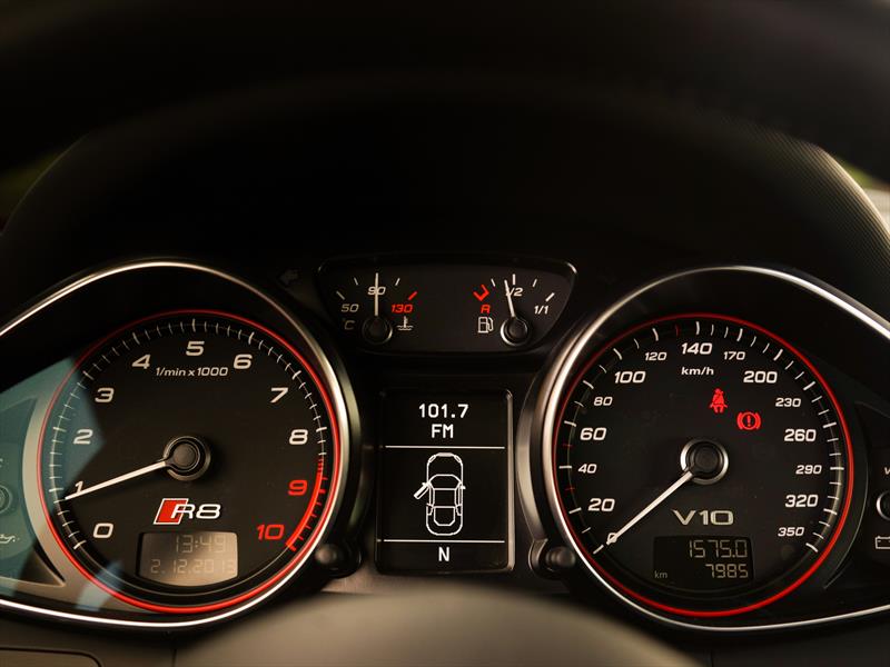 Audi R8 V10 Plus 2014