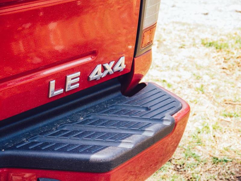 Nissan Frontier LE 4x4 2014