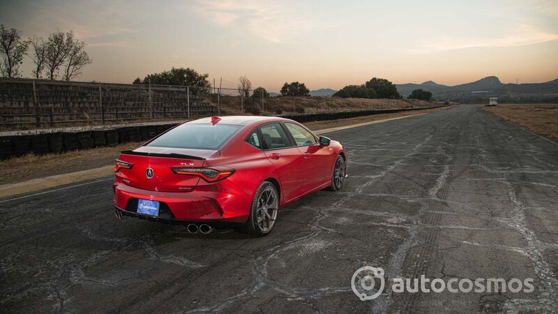 Acura  TLX Type S 2022 a prueba