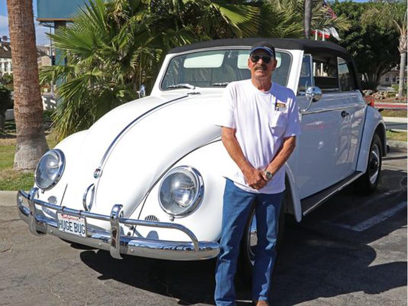 Un Vocho convertible gigante