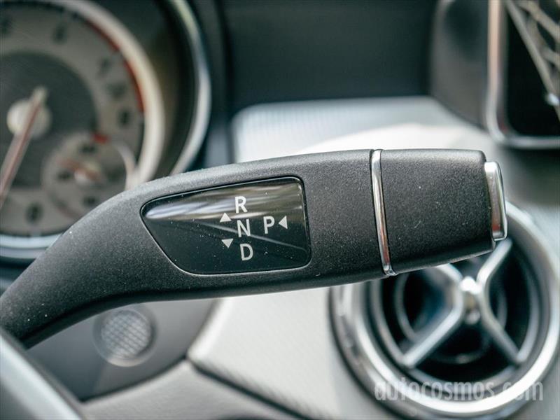 Mercedes-Benz GLA 2015