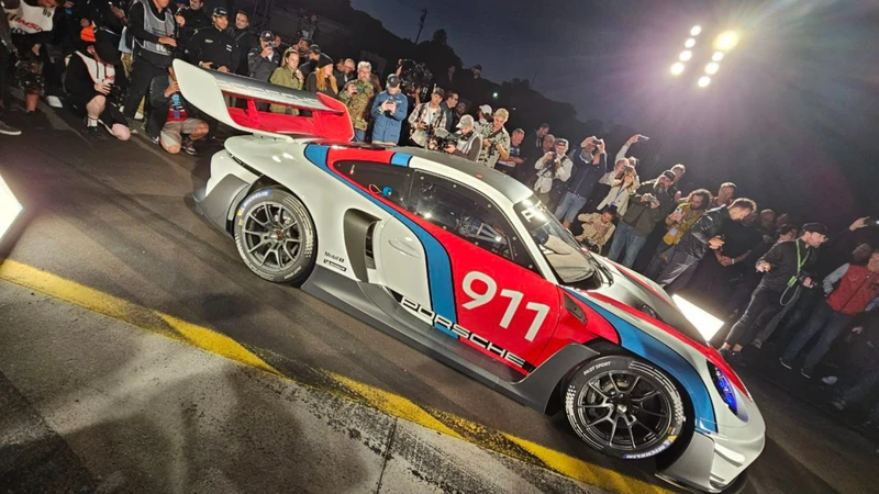 Porsche 911 GT3 R Rennsport