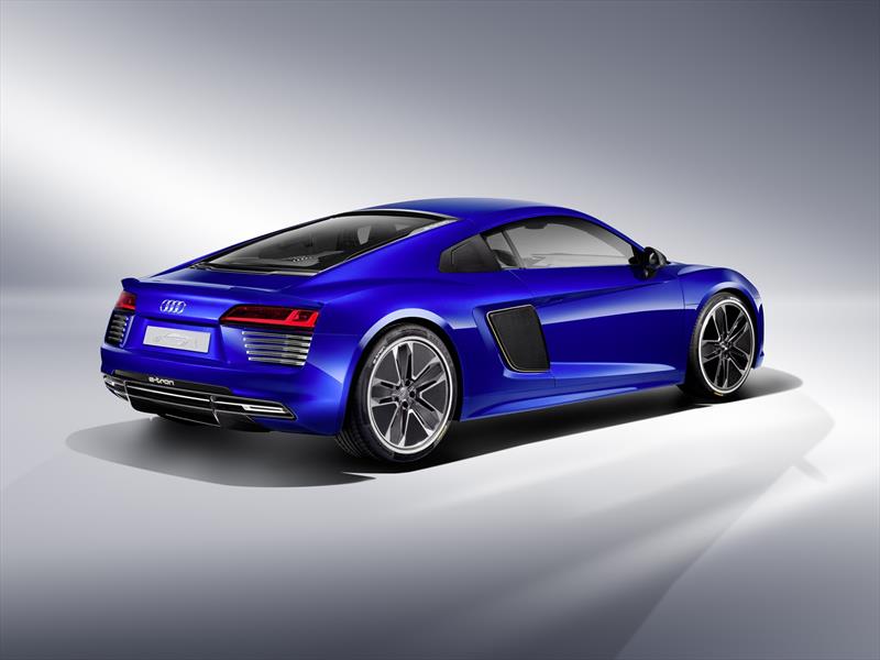 Audi R8 e-tron piloted driving concept