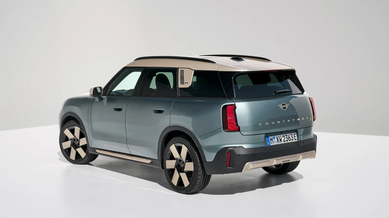 (-) EMBARGO MINI Countryman 2024