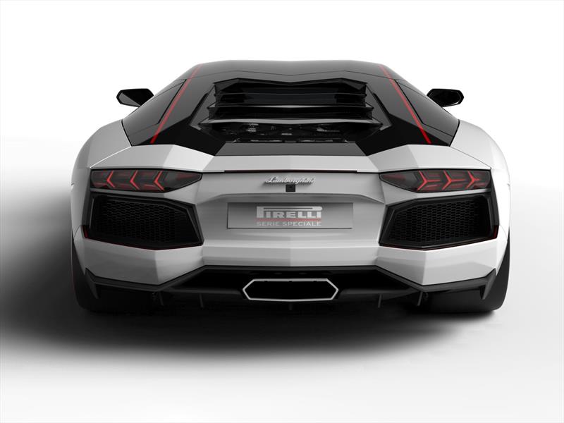 Lamborghini Aventador LP 700-4 Pirelli Edition