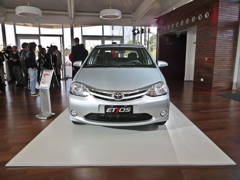 Evento de presentación del Toyota Etios