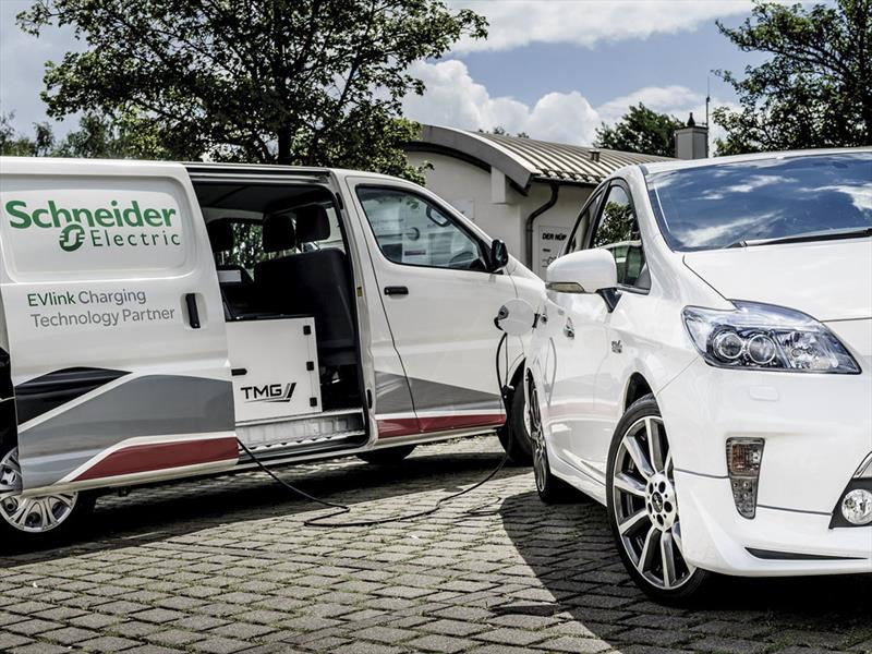 Toyota Prius se aventura en Nürburgring