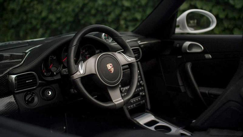 Porsche 911 con butaca central