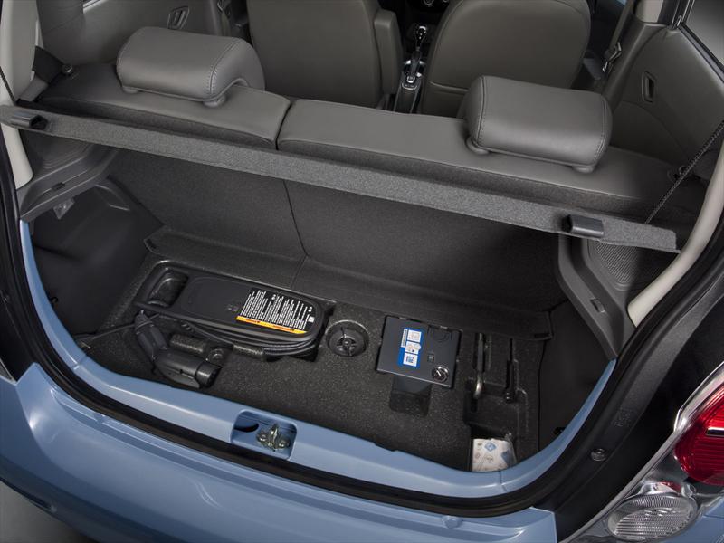 Chevrolet Spark EV y bicis en el Salón de BA 2013