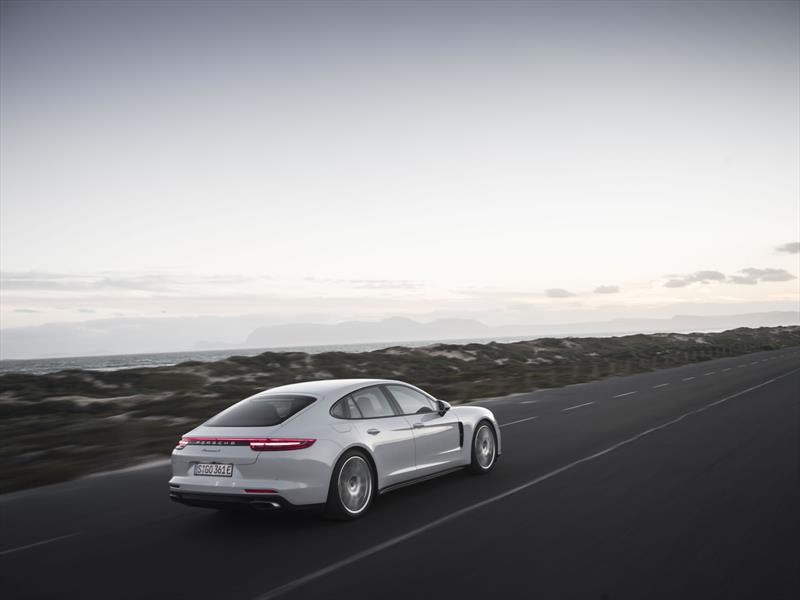Porsche Panamera 4 E-Hybrid