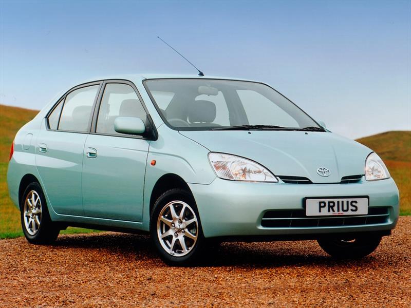 Historia: Toyota Prius