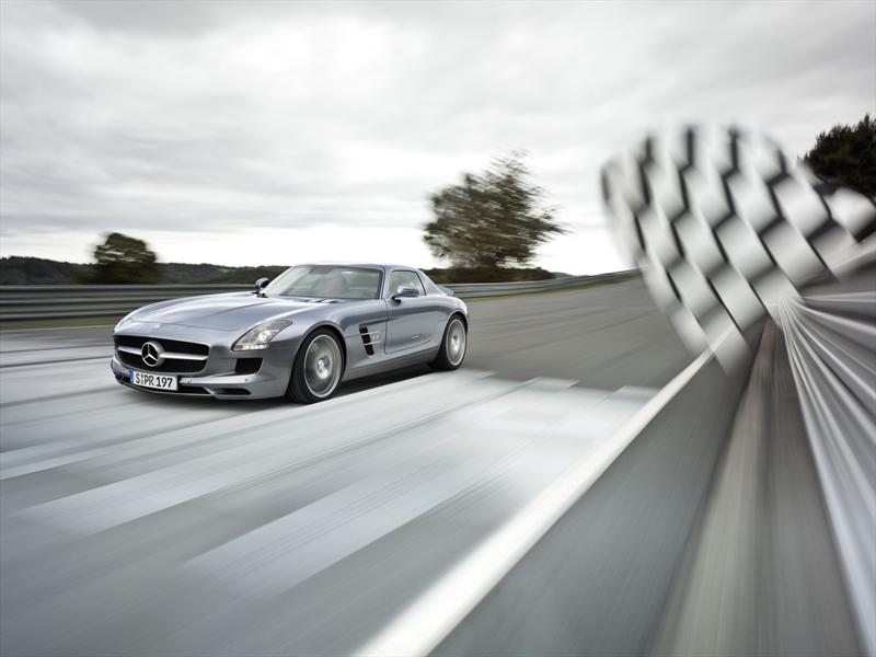 AMG festeja sus 45 años de vida