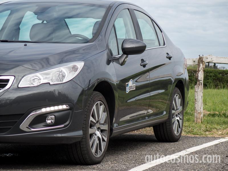 Peugeot 408 THP a prueba