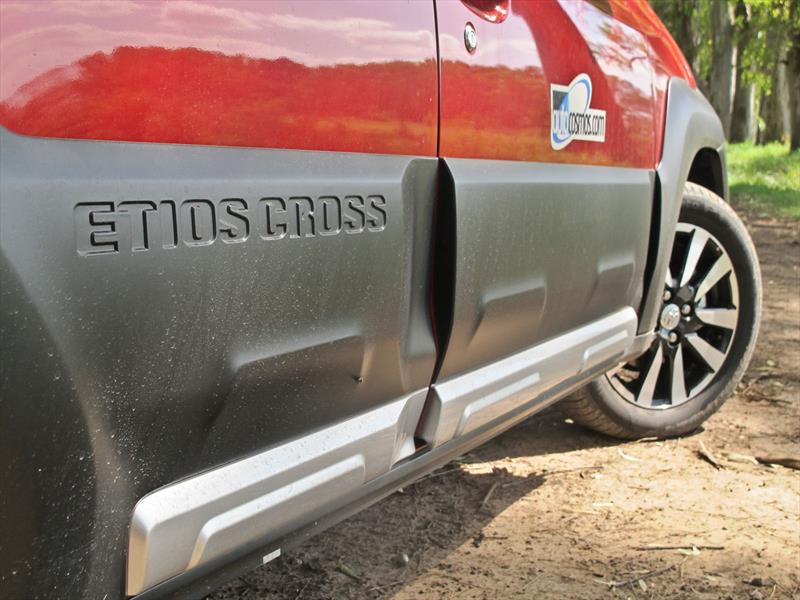 Prueba Toyota Etios Cross