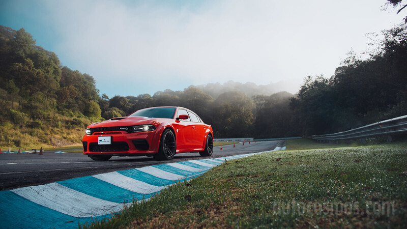 Dodge Charger SRT Hellcat Widebody a prueba
