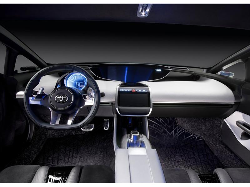 Toyota NS4 Advanced Plug-in Hybrid Concept
