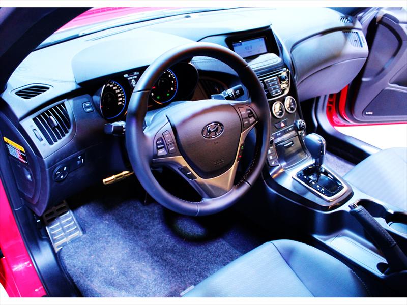 Hyundai Genesis Coupé 2012