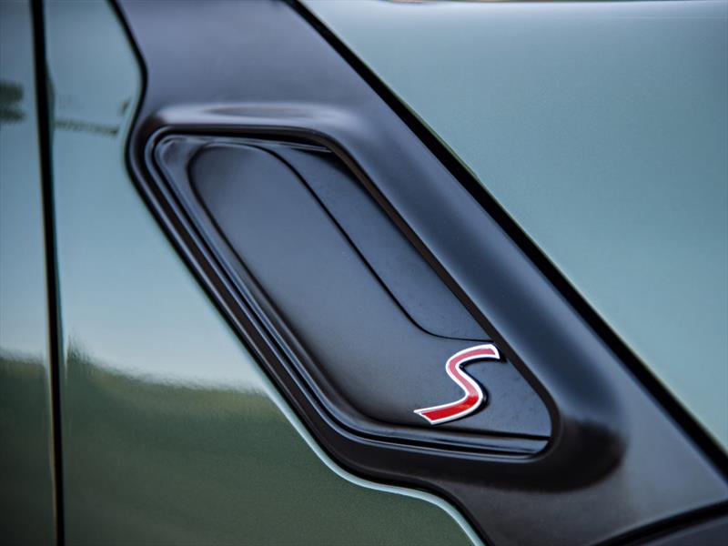 MINI Paceman Adventure Pickup Truck