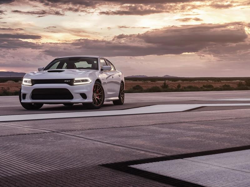 Dodge Charger SRT Hellcat 2015