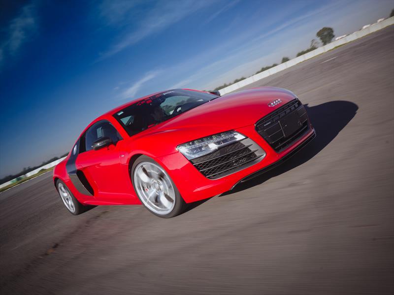 Audi R8 V10 Plus 2014