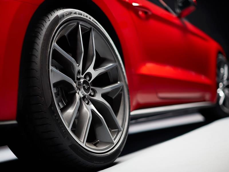 Ford Mustang 2015 se presenta en LA