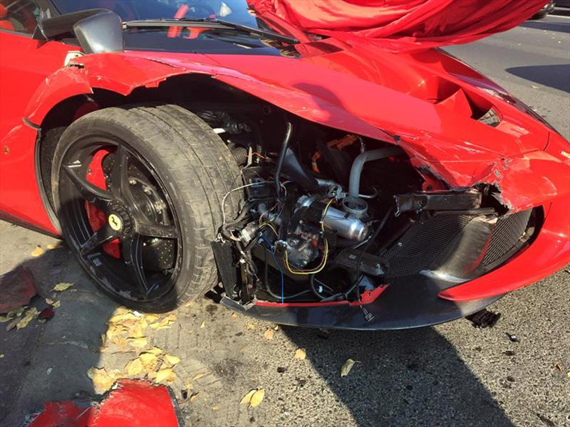 Chocan un Ferrari LaFerrari en Hungria