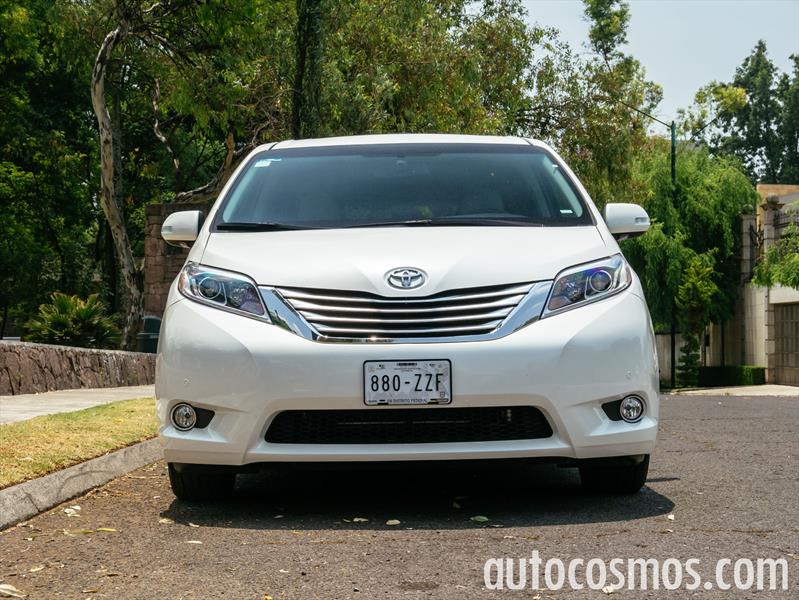 Toyota Sienna 2015